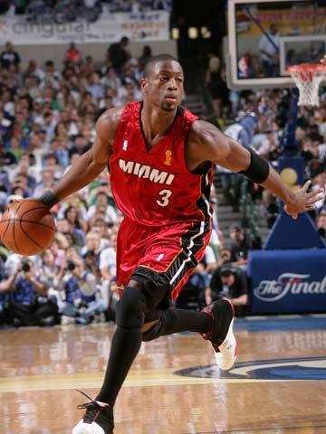 德转统计五大联赛最年长戴帽前10：莱万第8，C罗两度上榜（德转盘点五大联赛最年长帽子戏法TOP10：莱万位列第八，C罗两次入围）