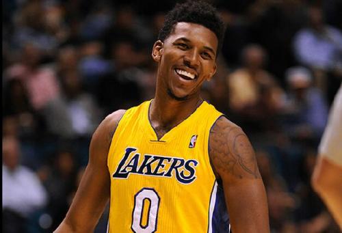 曼联上次击败热刺还是2022年10月，当时B费破门、C罗提前退场（曼联上一次战胜热刺要追溯到2022年10月：B费建功，C罗提前离场）