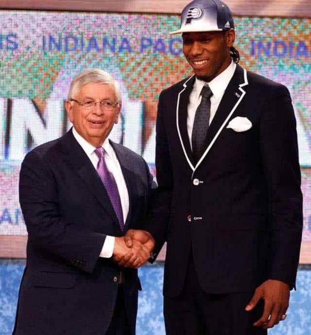 穆勒：孔帕尼的工作非常出色，本赛季观看拜仁比赛是种享受（穆勒盛赞孔帕尼执教出众：本季观战拜仁令人赏心悦目）