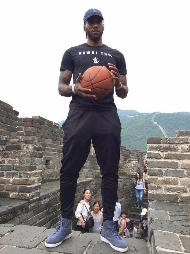 考辛斯：卢自称球员型教练，但我和隆多沃尔保罗都被他冷暴力（考辛斯：卢自诩球员教练，却对我与隆多、沃尔、保罗冷处理）