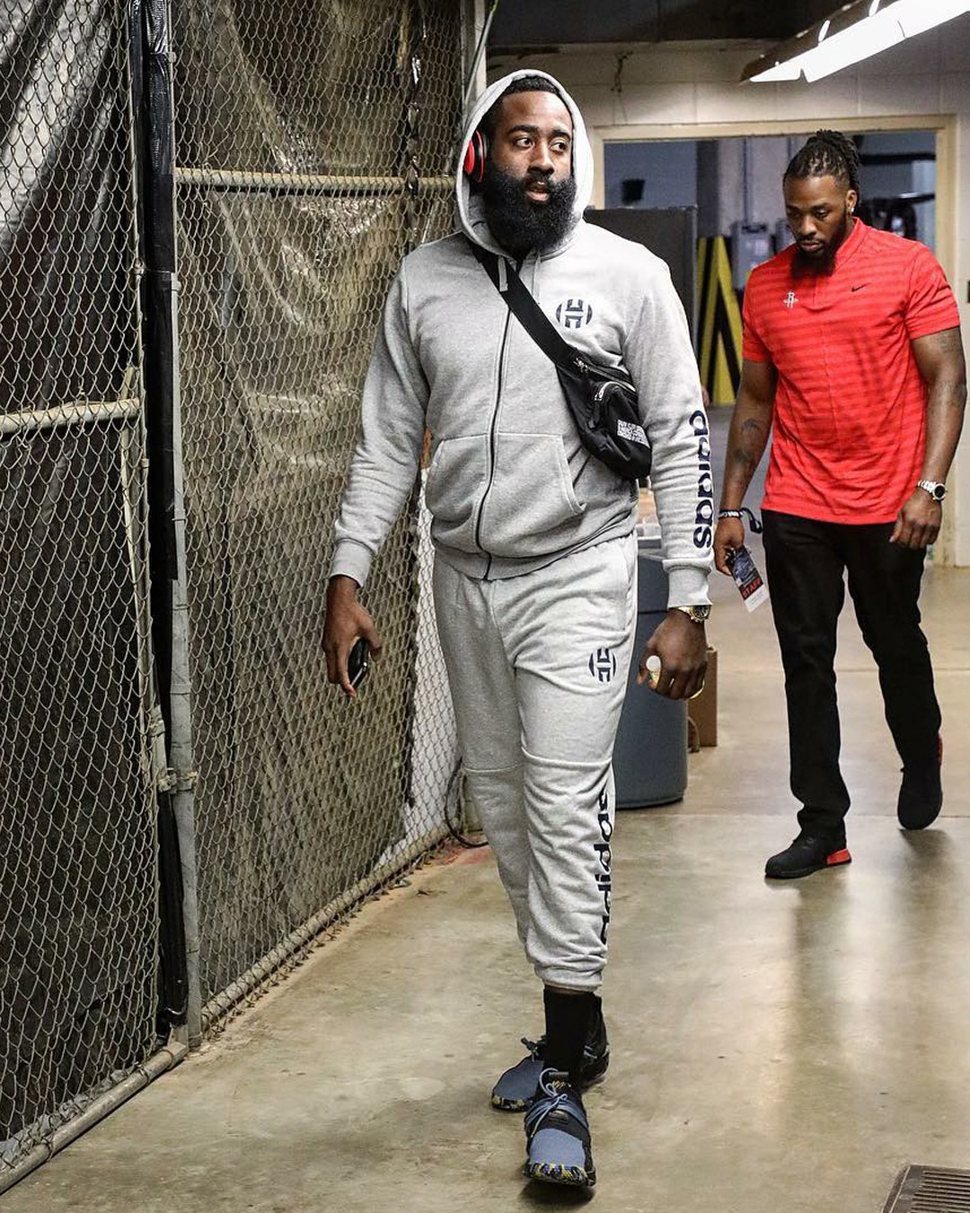 欧冠淘汰赛前瞻：拜仁客战巴黎,（欧冠淘汰赛看点：拜仁客场挑战巴黎圣日耳曼）