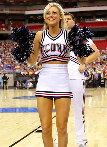 美记：相比选秀权雄鹿更想用字母换成名球星，比如特雷·杨（美媒：雄鹿宁要即战力巨星而非选秀权，甚至愿用字母哥换来如特雷·杨等球星）