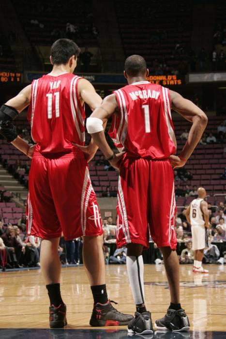 美记盛赞威少：他打出全明星水准，队友糟糕的发挥拖了后腿（美媒称赞威少：表现达全明星档次，队友低迷成拖累）