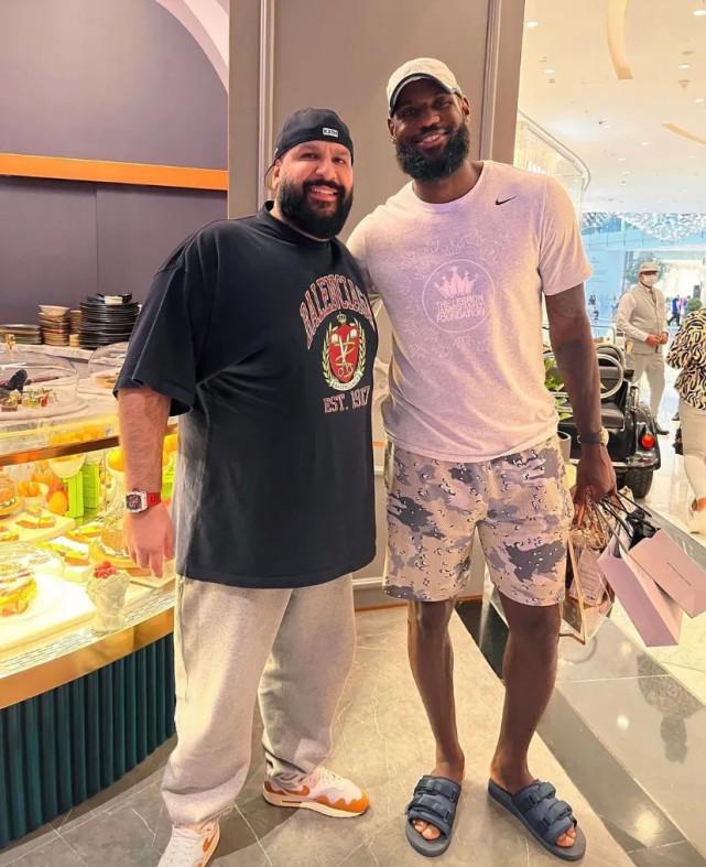 托纳利：丹-伯恩能胜任防线任何位置；纽卡主场氛围非常疯狂（托纳利：丹-伯恩能踢后防各位置，纽卡主场氛围太疯狂）