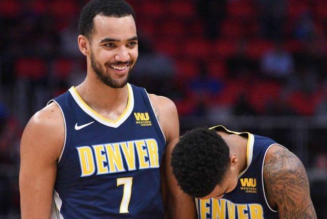 澳超半场：瓦拉提闪击，塔加特伤退，珀斯暂0-1悉尼FC（澳超半场战况：瓦拉提早早建功，塔加特因伤离场，珀斯0-1落后悉尼FC）