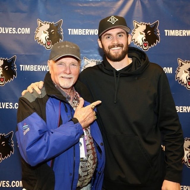 马刺终结对东契奇的14连败，文班亚马面对他则是0胜5负（马刺止住对东契奇的14连败，文班亚马对位东契奇仍0胜5负）