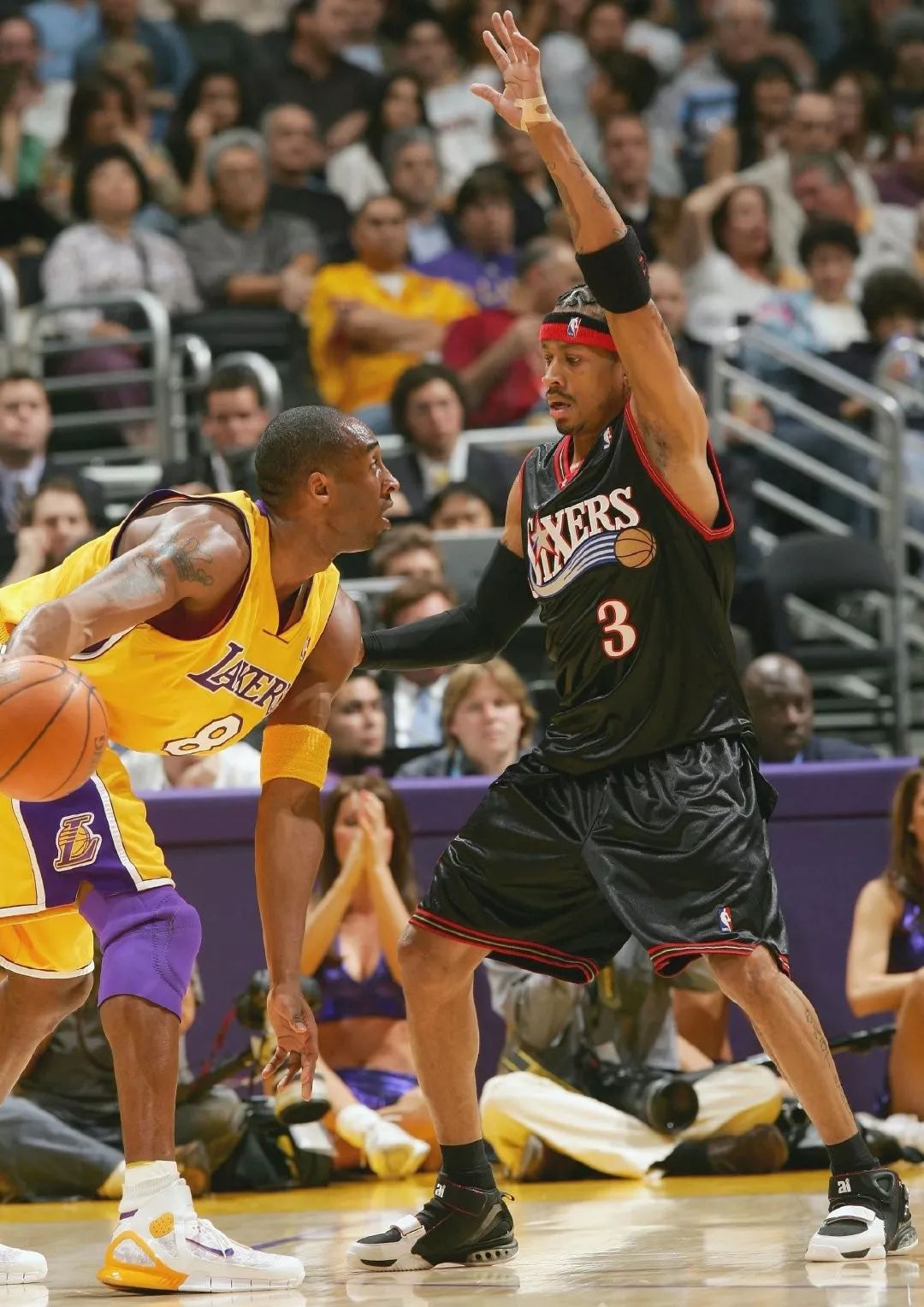 法兰克福vs沃尔夫斯堡：格策、堂安律首发，埃里克森、马耶尔出战（法兰克福对决沃尔夫斯堡：格策、堂安律先发，埃里克森、马耶尔披挂出战）