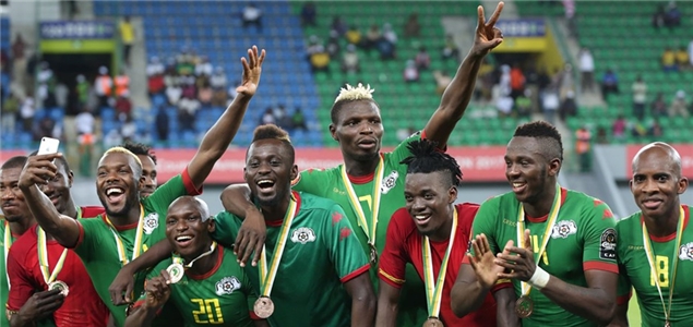 会上场吗？阿方索-戴维斯时隔262天进入拜仁的比赛大名单（阿方索-戴维斯阔别262天重回拜仁大名单：能否登场成看点）