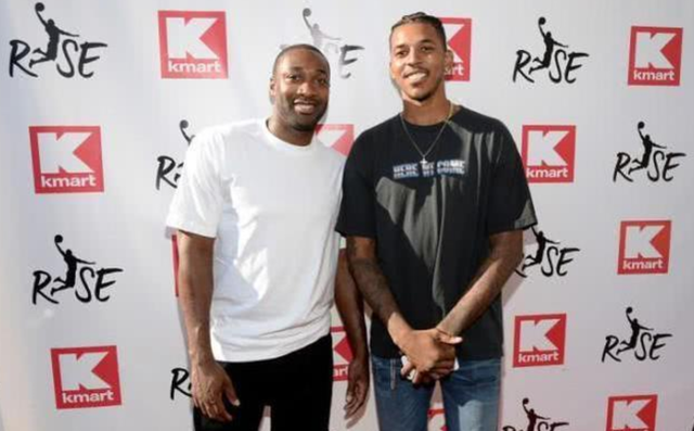 本菲卡2-0那不勒斯，里奥斯传射，巴雷罗破门（本菲卡2-0力克那不勒斯，里奥斯传射立功，巴雷罗建功）